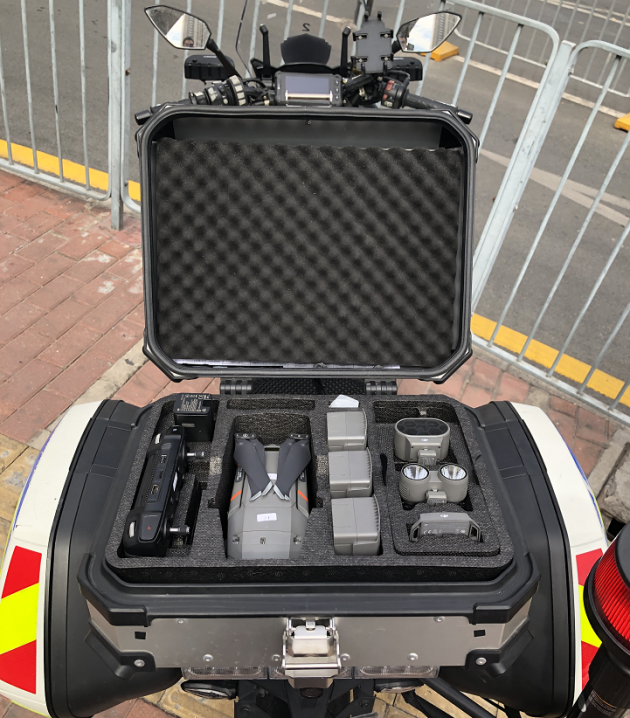 無人機組建“空中鐵騎” 助力深圳交警交通管理(圖3) 無人機組建“空中鐵騎” 助力深圳交警交通管理(圖3)