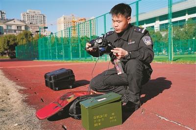 警用無人機(jī)時(shí)代已至，王牌“飛行員”圓夢(mèng)(圖1)